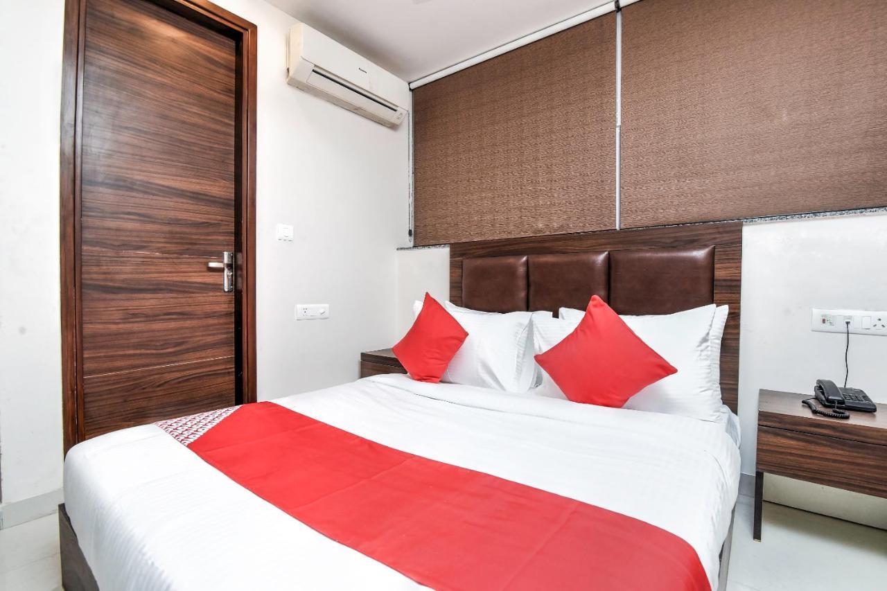 Oyo 80678 Shreenath Residency Нью-Делі Екстер'єр фото
